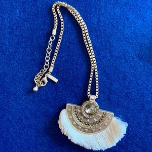 WHBM NECKLACE 20” gold tone chain 3/4” faux gem BNWOT